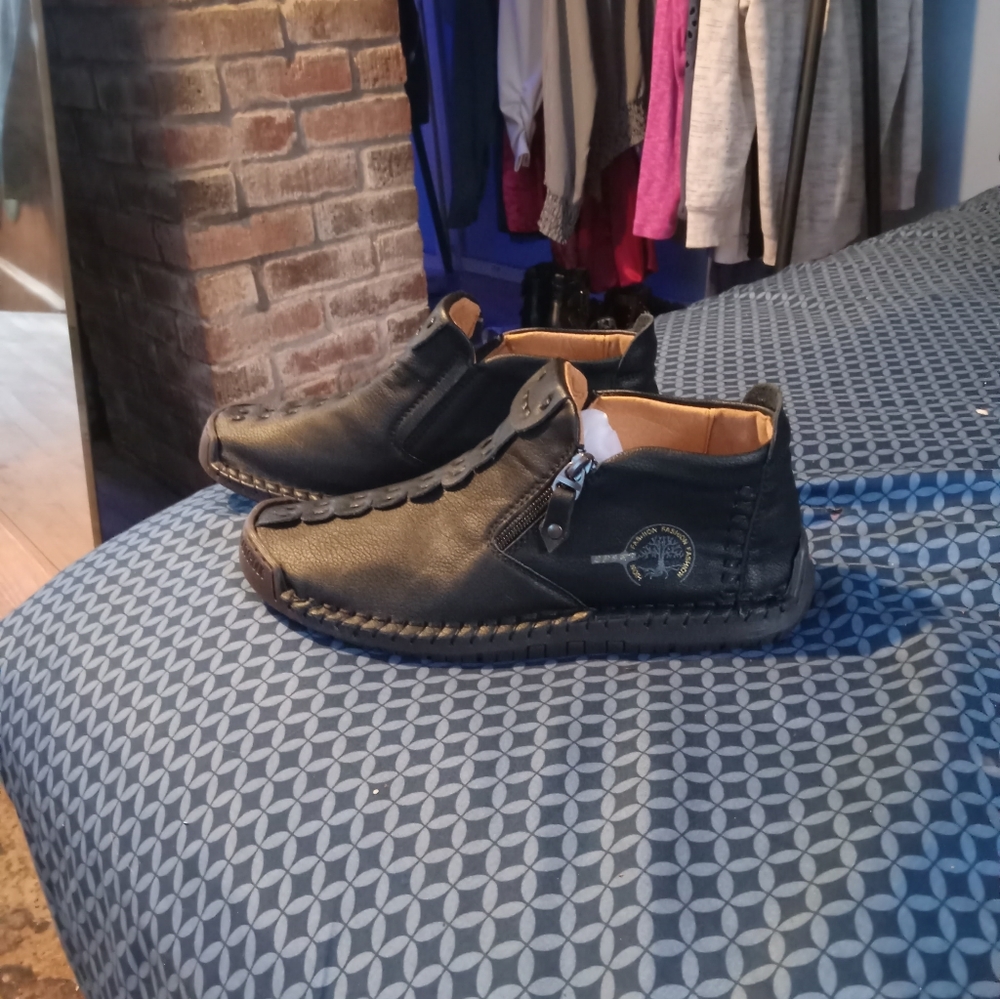 Unisex slip on shoes with zippers on each side to get on easier,